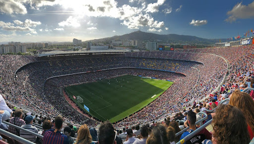 Lees meer over het artikel Reistips voor voetbalfans: deze stadions in Europa moet je gezien hebben!
